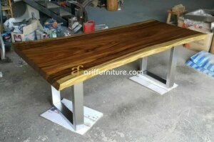 Meja Makan Trembesi Minimalis Kaki Stainless