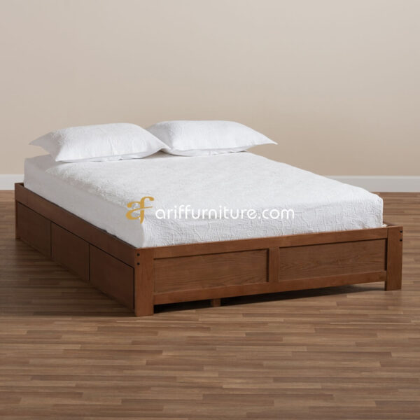 Tempat Tidur Kayu Sederhana