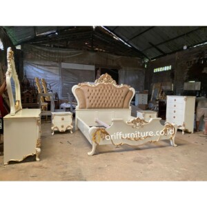 Set Kamar Tidur Mewah Modern Klasik