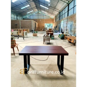 Meja Makan Custom Minimalis Solid