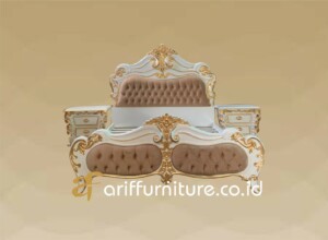 Tempat Tidur Ukir Mewah Model Klasik