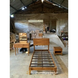 Set Tempat Tidur Minimalis Kayu Jati